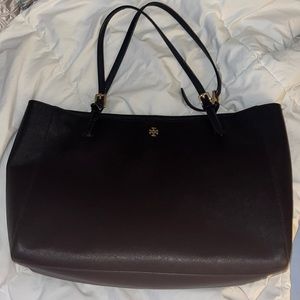 Tory Burch York Tote Bag (Saffiano Leather)
Dust bag included